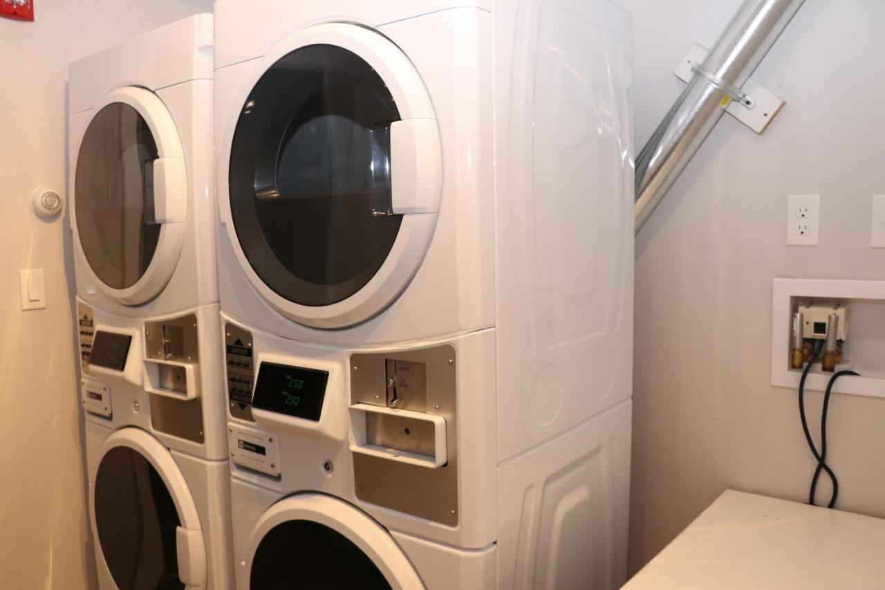 A Stylish Stay W/ A Queen Bed, Heated Floors.. #37 Brookline Ngoại thất bức ảnh
