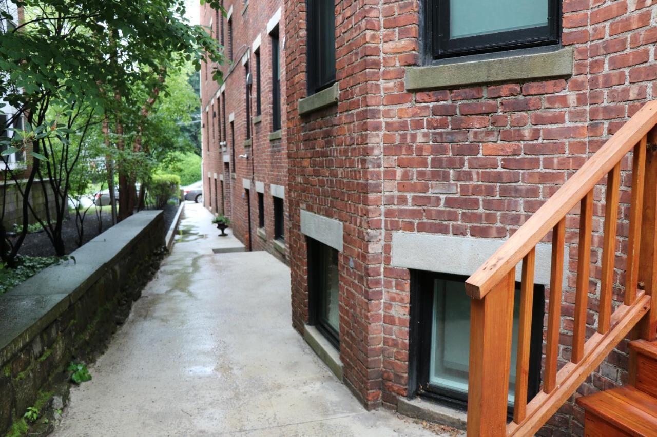 A Stylish Stay W/ A Queen Bed, Heated Floors.. #37 Brookline Ngoại thất bức ảnh